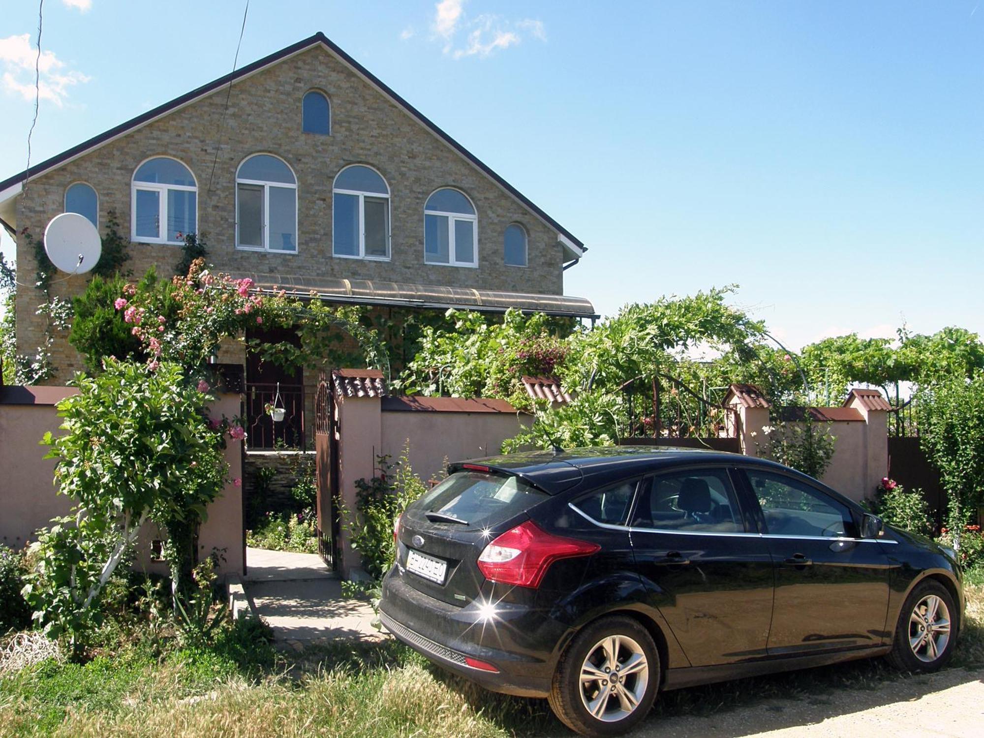 Guest House Kamenny Dom Karolino-Buhaz Exterior foto